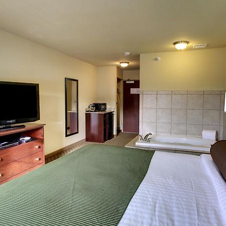 Cobblestone Inn & Suites - Hartington Екстериор снимка