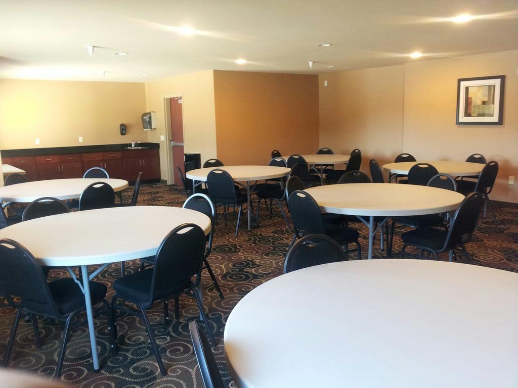 Cobblestone Inn & Suites - Hartington Екстериор снимка