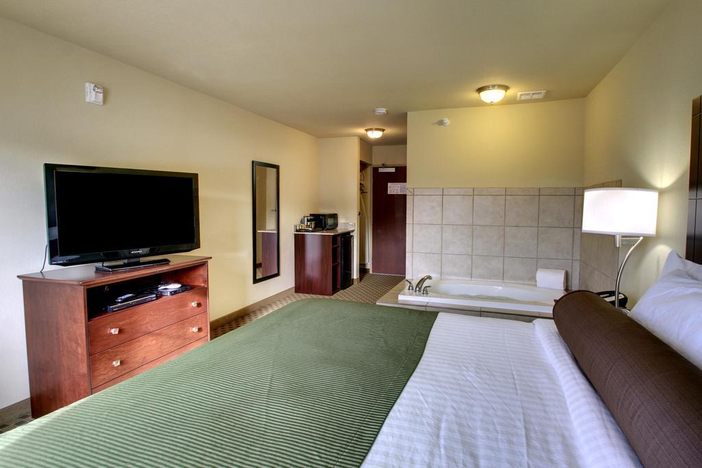 Cobblestone Inn & Suites - Hartington Екстериор снимка