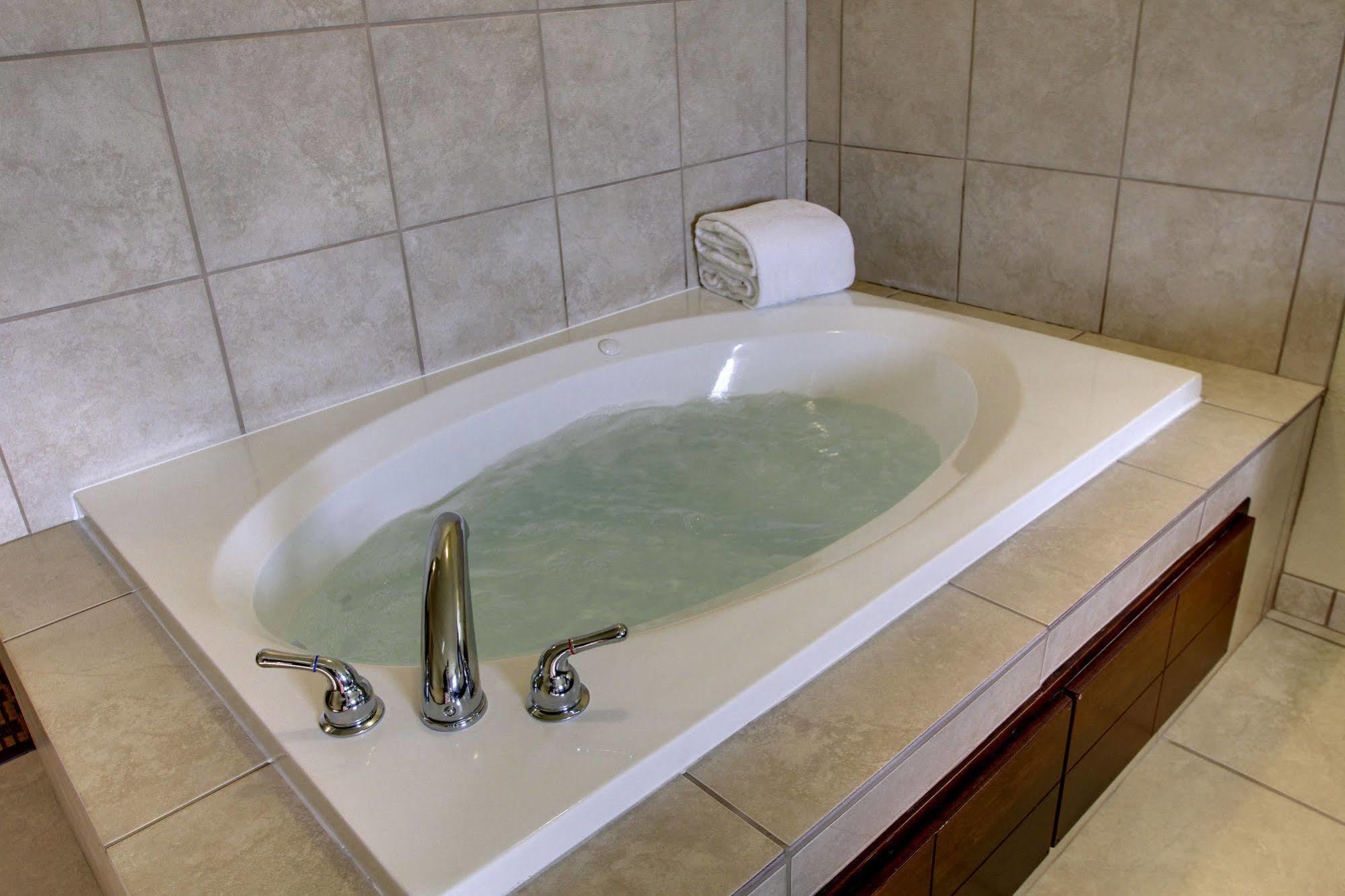 Cobblestone Inn & Suites - Hartington Екстериор снимка