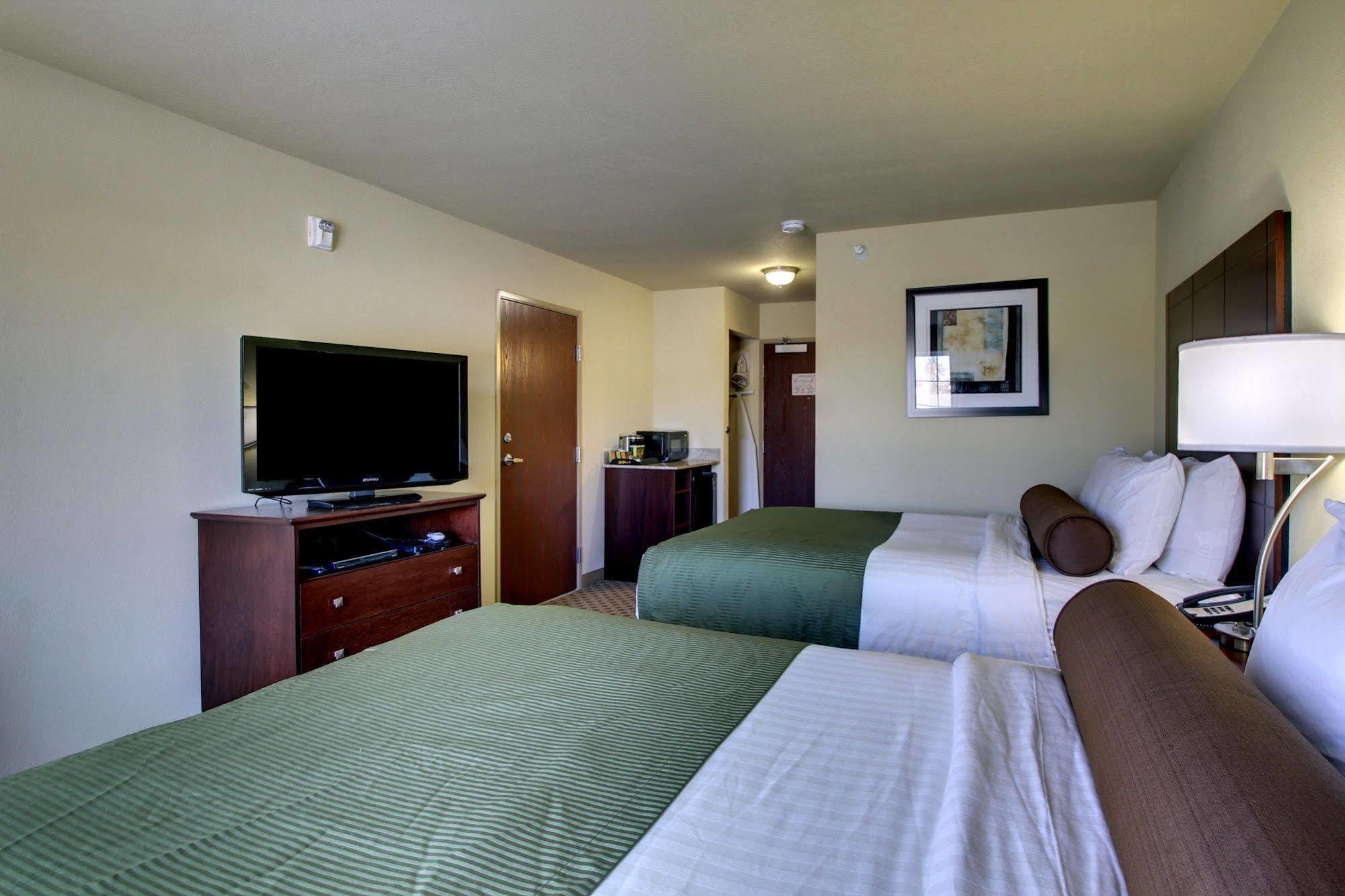 Cobblestone Inn & Suites - Hartington Екстериор снимка