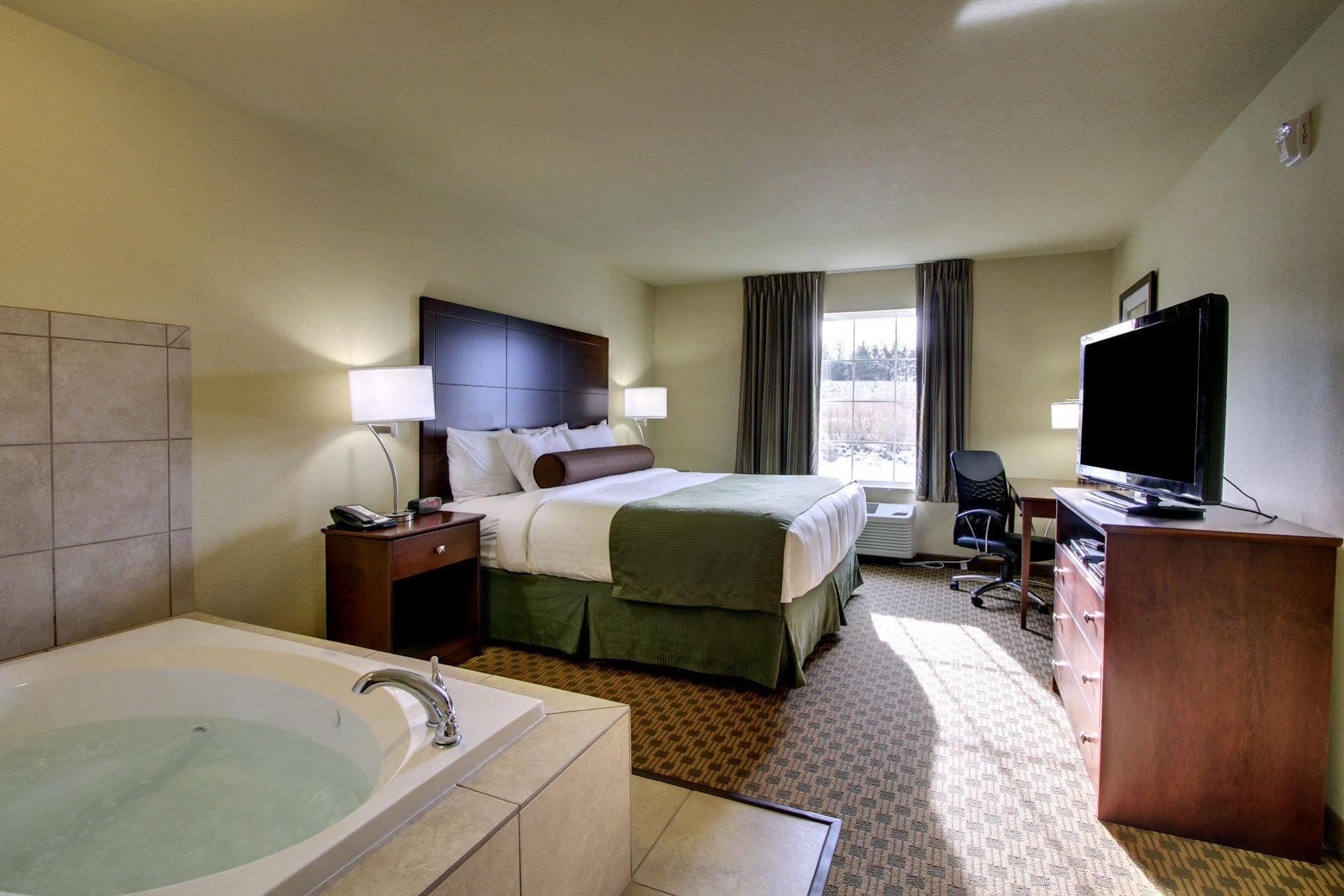 Cobblestone Inn & Suites - Hartington Екстериор снимка